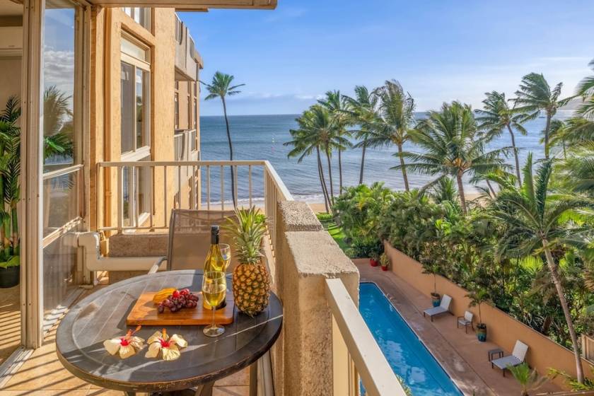 oceanfront vacation rental for honeymooners in maui 