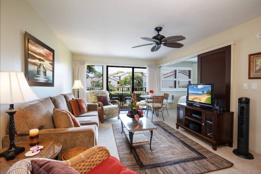Living room view of maui vacation rental from igomaui